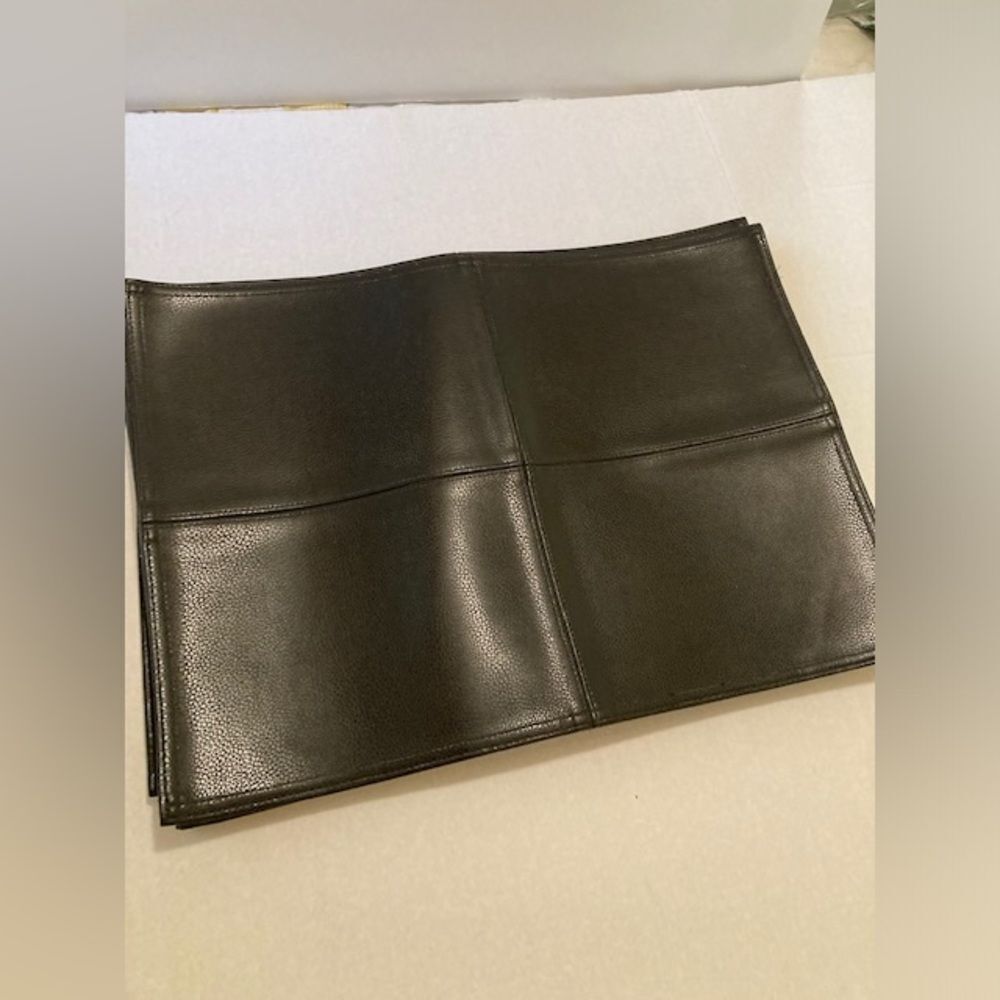 Placemats Bed Bath & Beyond Faux Leather Black 13” x 18” Lot of 6 Home Decor - Picture 3 of 8